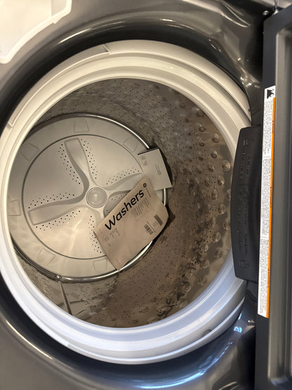 Laveuse GTW681BMRDG à chargement par le haut 5,3 pi³ et sécheuse GTD68EBMRDG électrique 7,4 pi³ de GE - Gris diamant