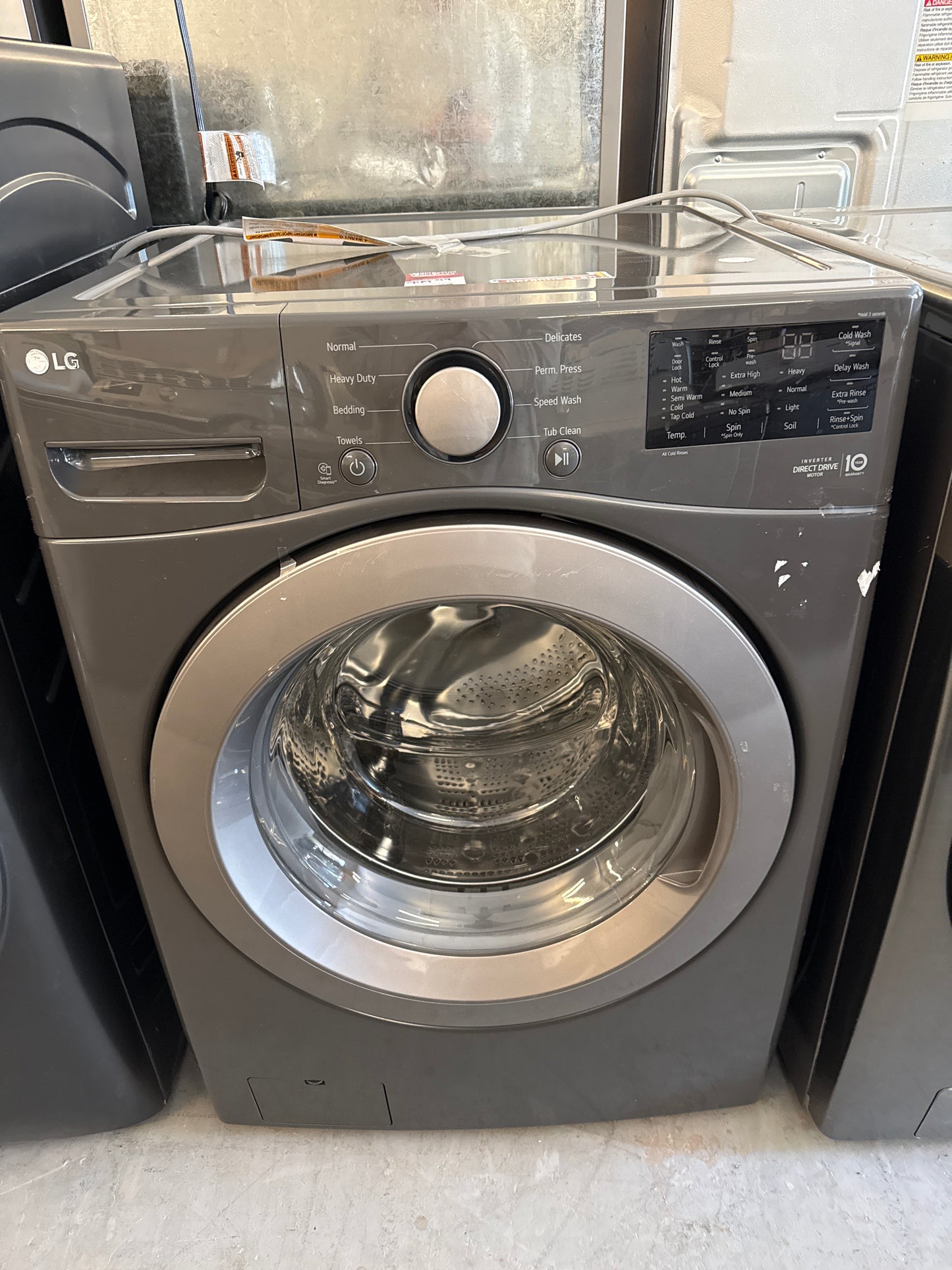 Laveuse à chargement frontal de 5,8 pi³ de LG (WM3470CM) - Noir