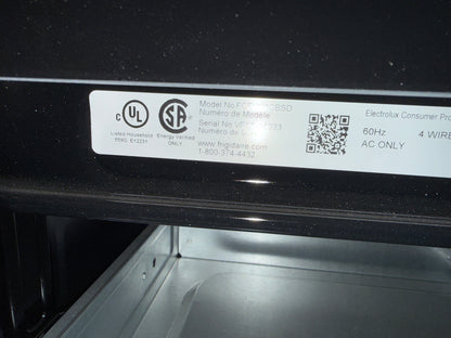 Cuisinière à induction autonome avec convection par ventilateur 5,3 pi³ 30 po de Frigidaire (FCFI308CB) - Inox