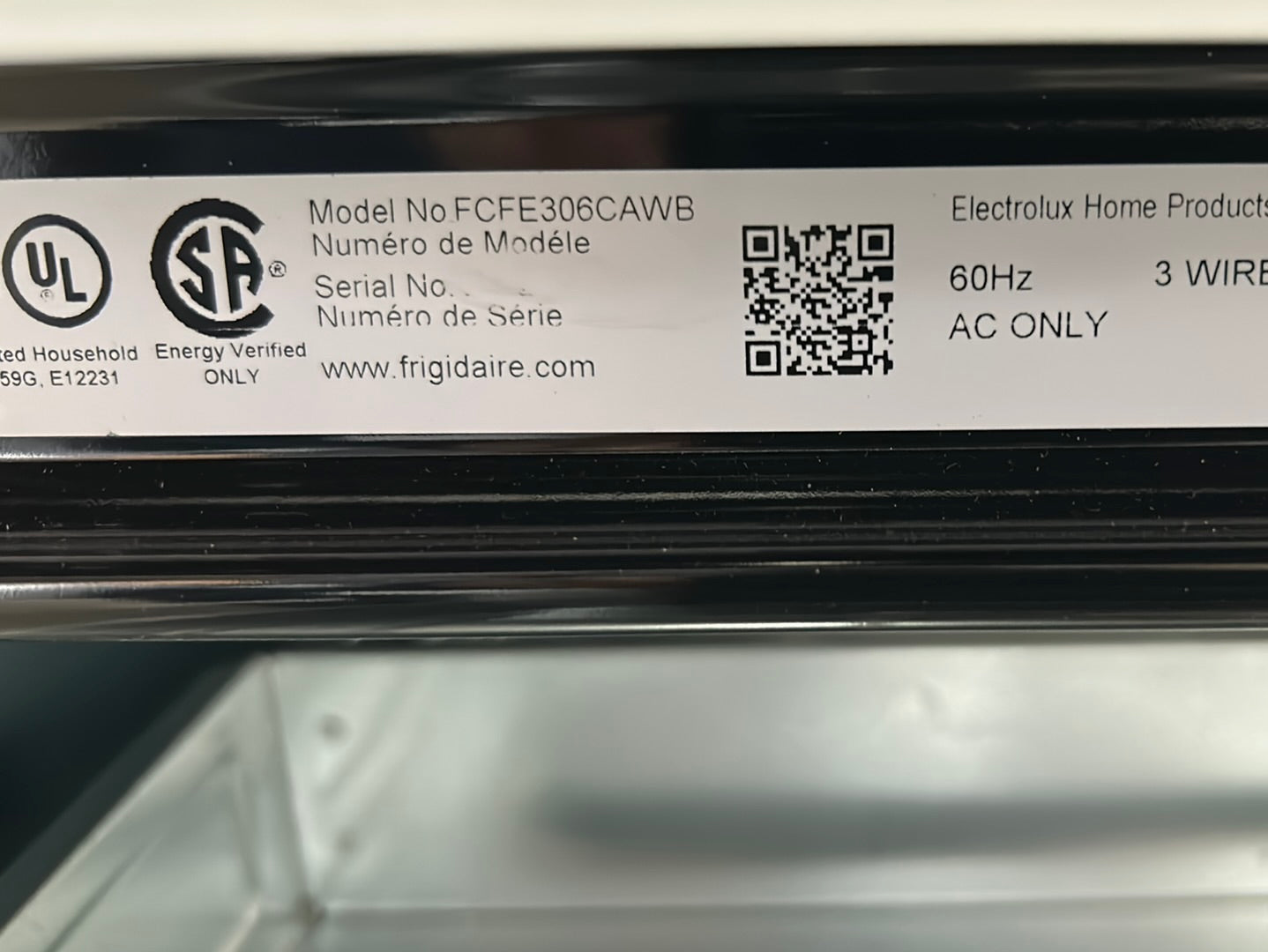 Cuisinière électrique autonome 5 éléments 5,3 pi³ 30 po de Frigidaire (FCFE306CAW) - Blanc