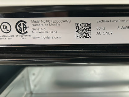 Cuisinière électrique autonome 5 éléments 5,3 pi³ 30 po de Frigidaire (FCFE306CAW) - Blanc