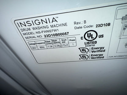 Laveuse compacte à chargement frontal HE de 2,7 pi³ d'Insignia (NS-FWM27W1) - Blanc et Sécheuse électrique de 4,4 pi³ Insignia (NS-FDRE44W1-C) - Blanc