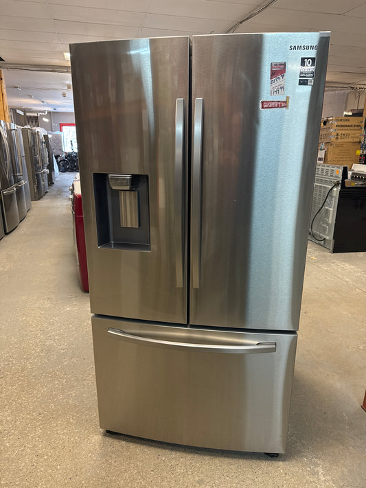 Réfrigérateur à double battant de profondeur pleine de 28 pi³ avec WI-FI et machine à glaçons de Samsung, inox RF28R6201SR