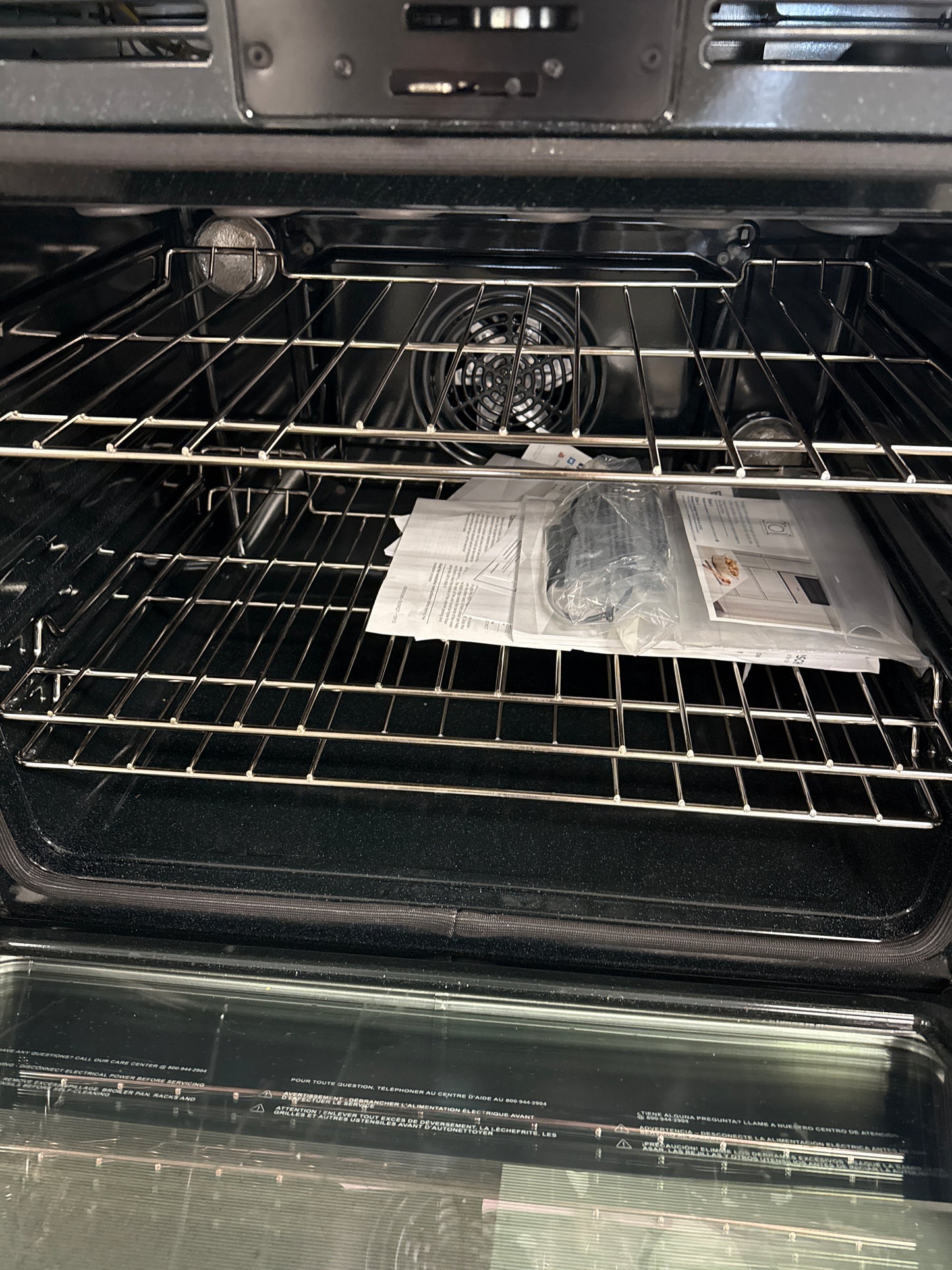 Cuisinière à induction encastrable et convection véritable 4,6 pi³ 30 po de Bosch (HII8057C) - Inox