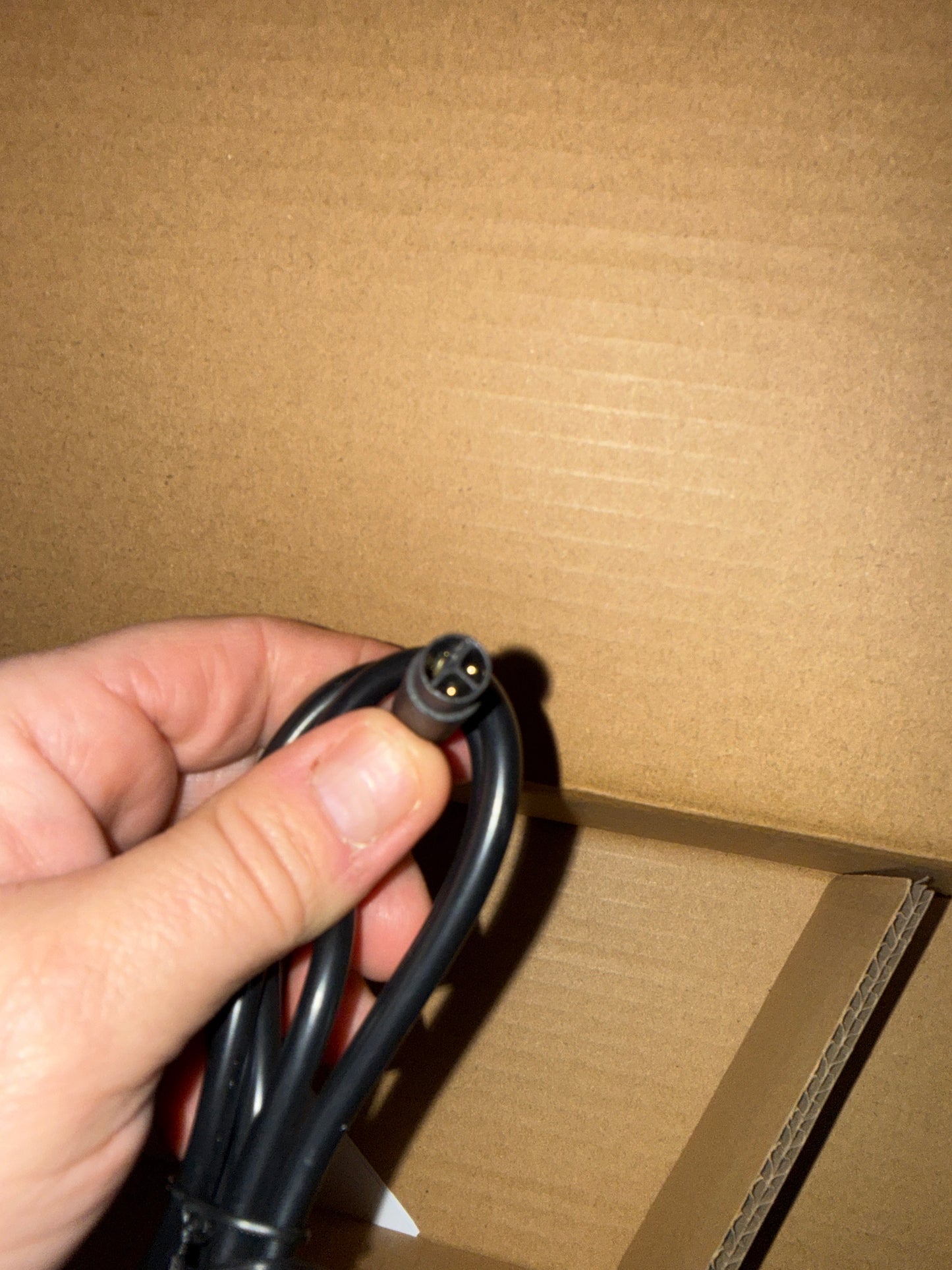 Chargeur 3 pines 54 VOLT MGT4803A