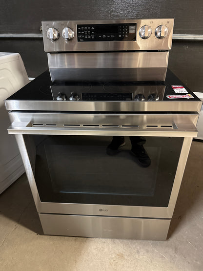 Cuisinière électrique autonome à 5 éléments avec convection véritable et friture à air chaud 6,3 pi³ 30 po de LG (LREN6325XE) - Inox