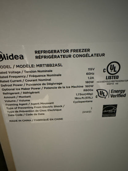 Réfrigérateur à congélateur supérieur Midea INOX de 18 pi³ 29.5 po x 66.6 po x 30.9 po éclairage MRT18B2ASL