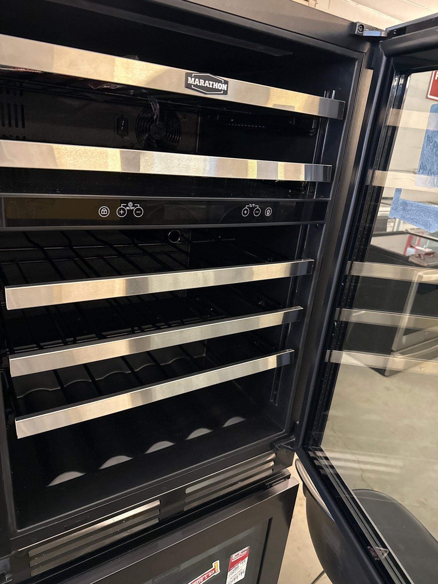 Cellier 46 bouteilles 23.81 Po. Inox Noir MARATHON MWC56-DBLS