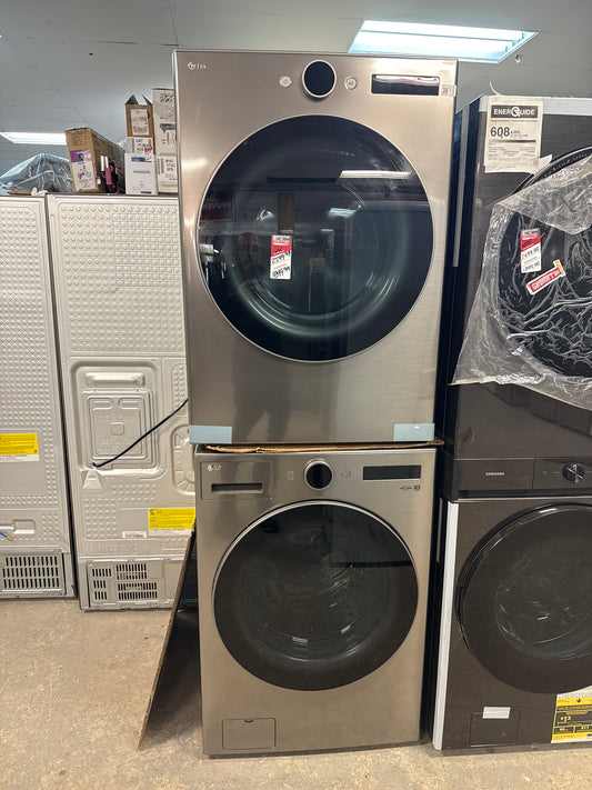 Laveuse à vapeur à chargement frontal WM5500HVA haute efficacité de 5,2 pi³ et sécheuse électrique DLEX5500V de 7,4 pi³ de LG - Acier graphite