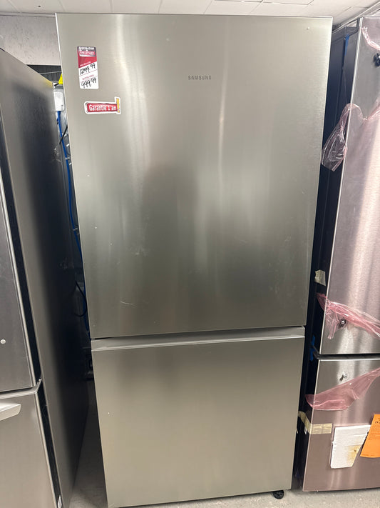 Réfrigérateur à congélateur inférieur 16,2 pi³ 30 po de Samsung (RB16DG6000SLAA) - Inox