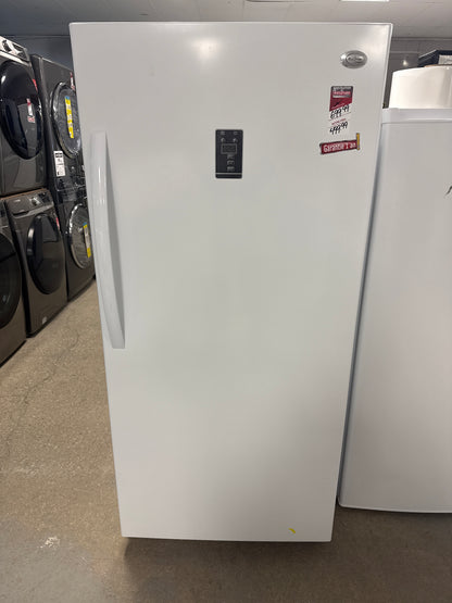 Congélateur Vertical 13.8 Pi. cu. ELLIPSE Ecvc138w