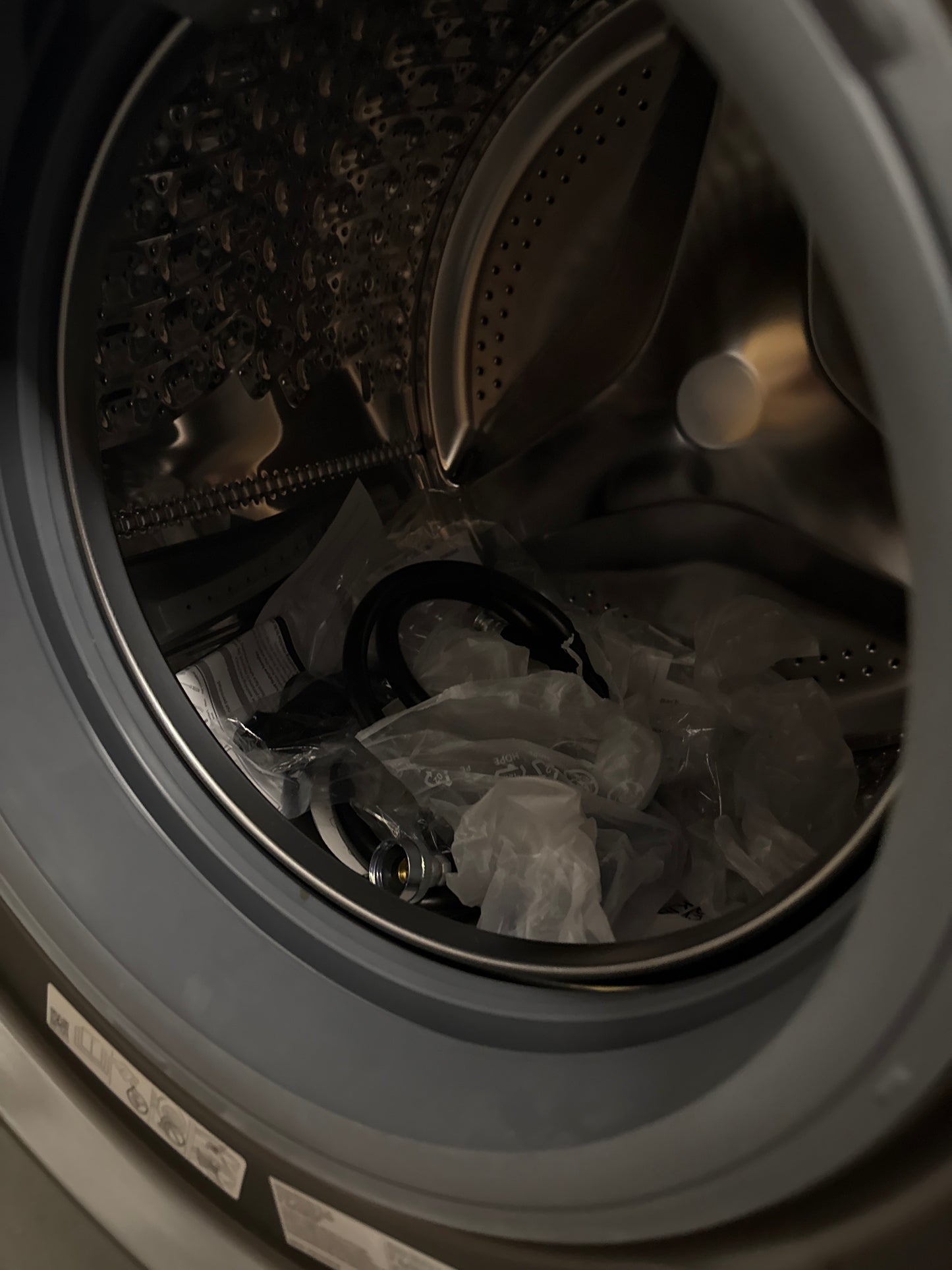 Laveuse WW25B6900AX vapeur à chargement frontal HE 2,9 pi³ et sécheuse DV25B6900EX électrique 4,0 pi³ de Samsung