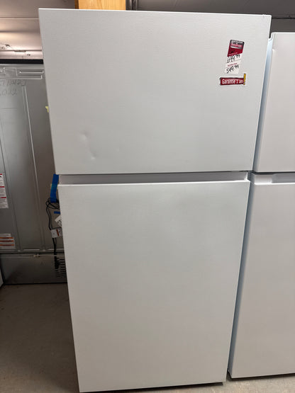 Réfrigérateur à congélateur supérieur Hisense 18 pi³ profondeur standard, blanc N° de modèle RT18A2FWD