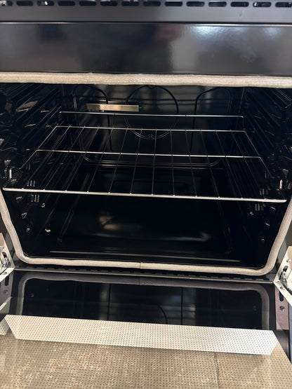 Element - Cuisinière électrique de 30 po (5 pi³) avec grille de four réglable   EECR34MEW-CA