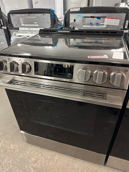 LG Cuisinière intelligente électrique 6,3 pi³ encastrable avec friture à air acier inoxydable résistant aux taches LSEL6333XE