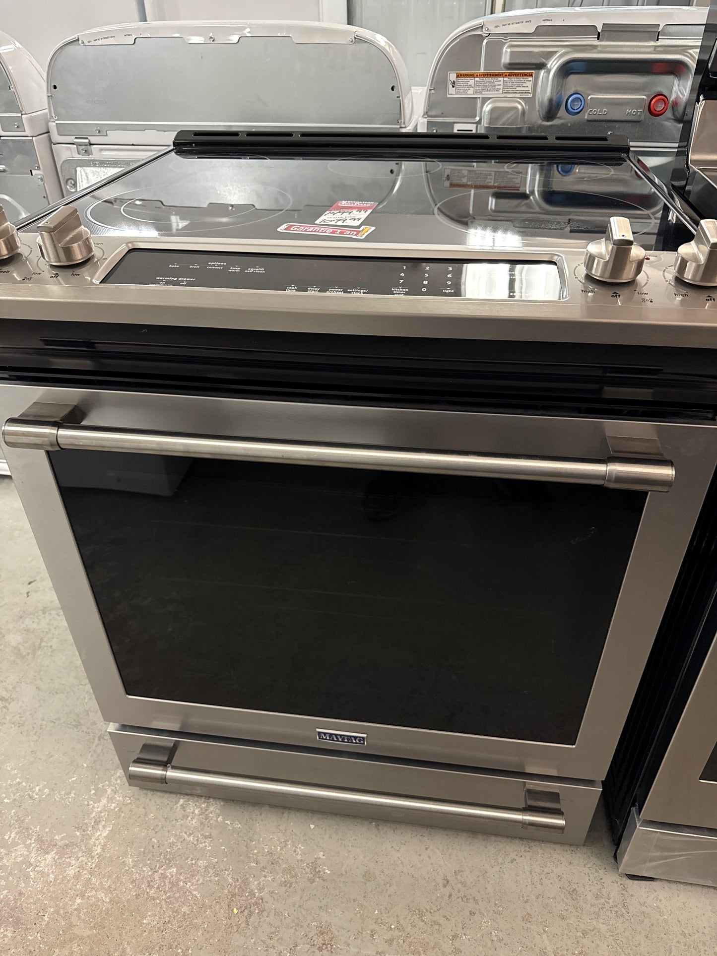Cuisinière à convection encastrée Maytag, 6,4 pi³, 30 po, acier inoxydable, fonction autonettoyante YMES8800FZ