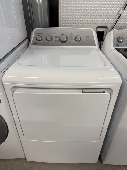 GE Sécheuse électrique de 7.2 pi.cu. avec cycle SaniFresh GTD45EBMRWS