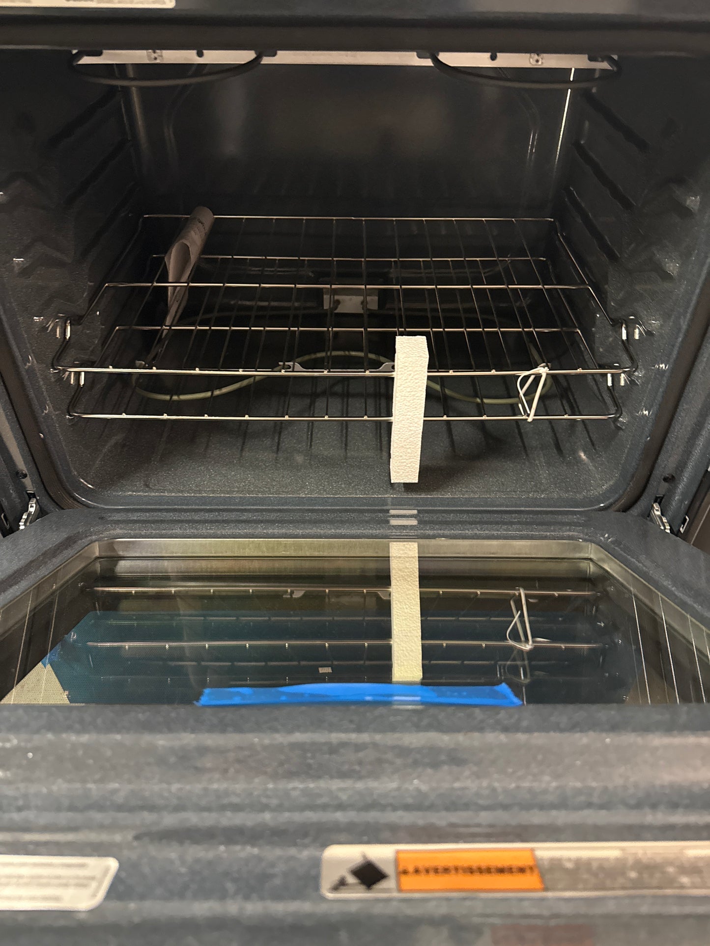 Cuisinière électrique serpentins autonome four autonett. 4,8 pi³ 30 po Whirlpool (YWFC315S0JS)- Inox