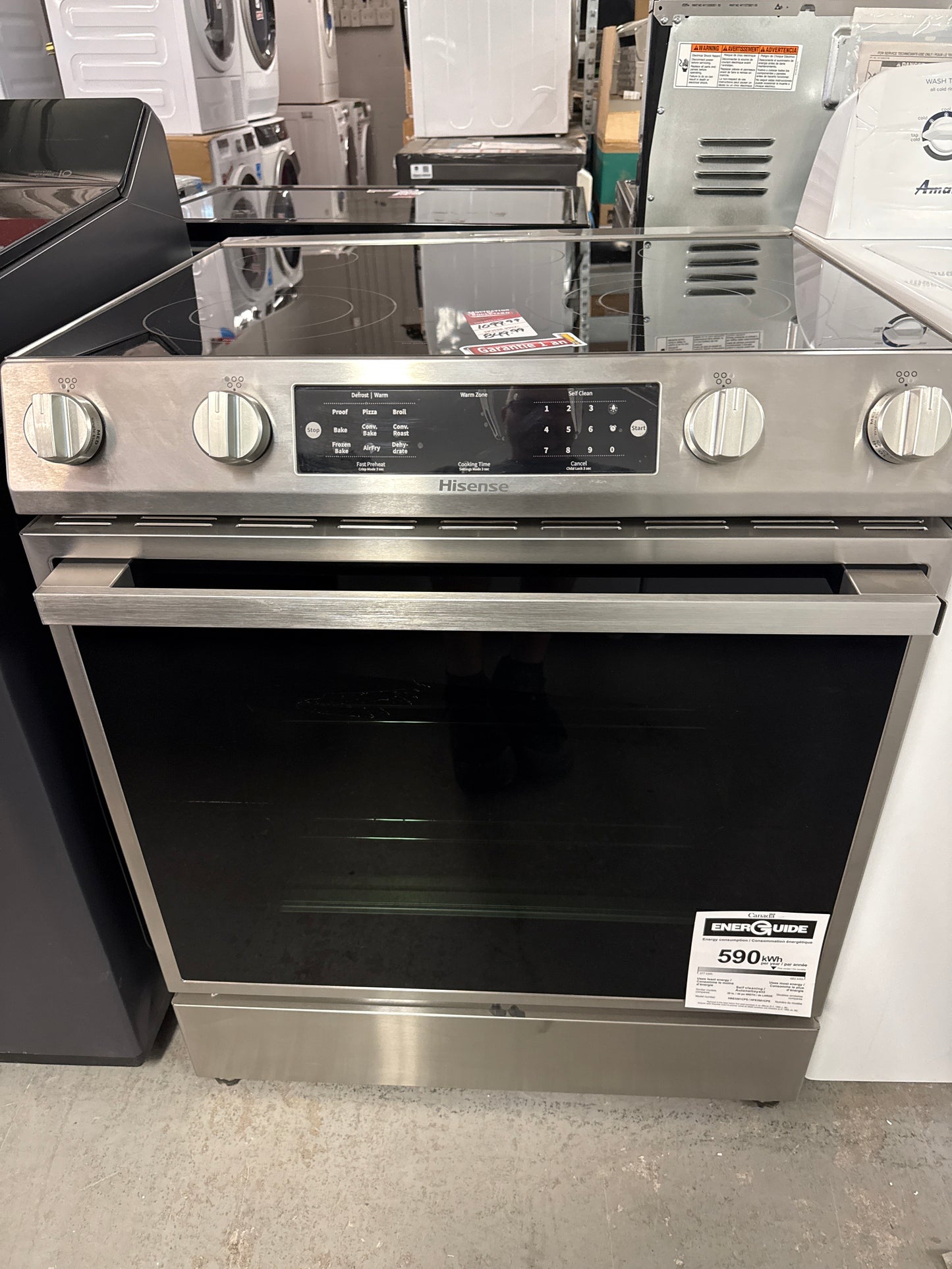 Hisense - Cuisinière électrique encastrable de 30 po et 5,8 pi3 en acier inoxydable avec friture à air et convection véritable HFE3502CAS