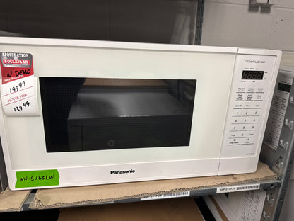 Four à micro-ondes Genius de 1,3 pi³ de Panasonic (NNSU65NWC) - Blanc