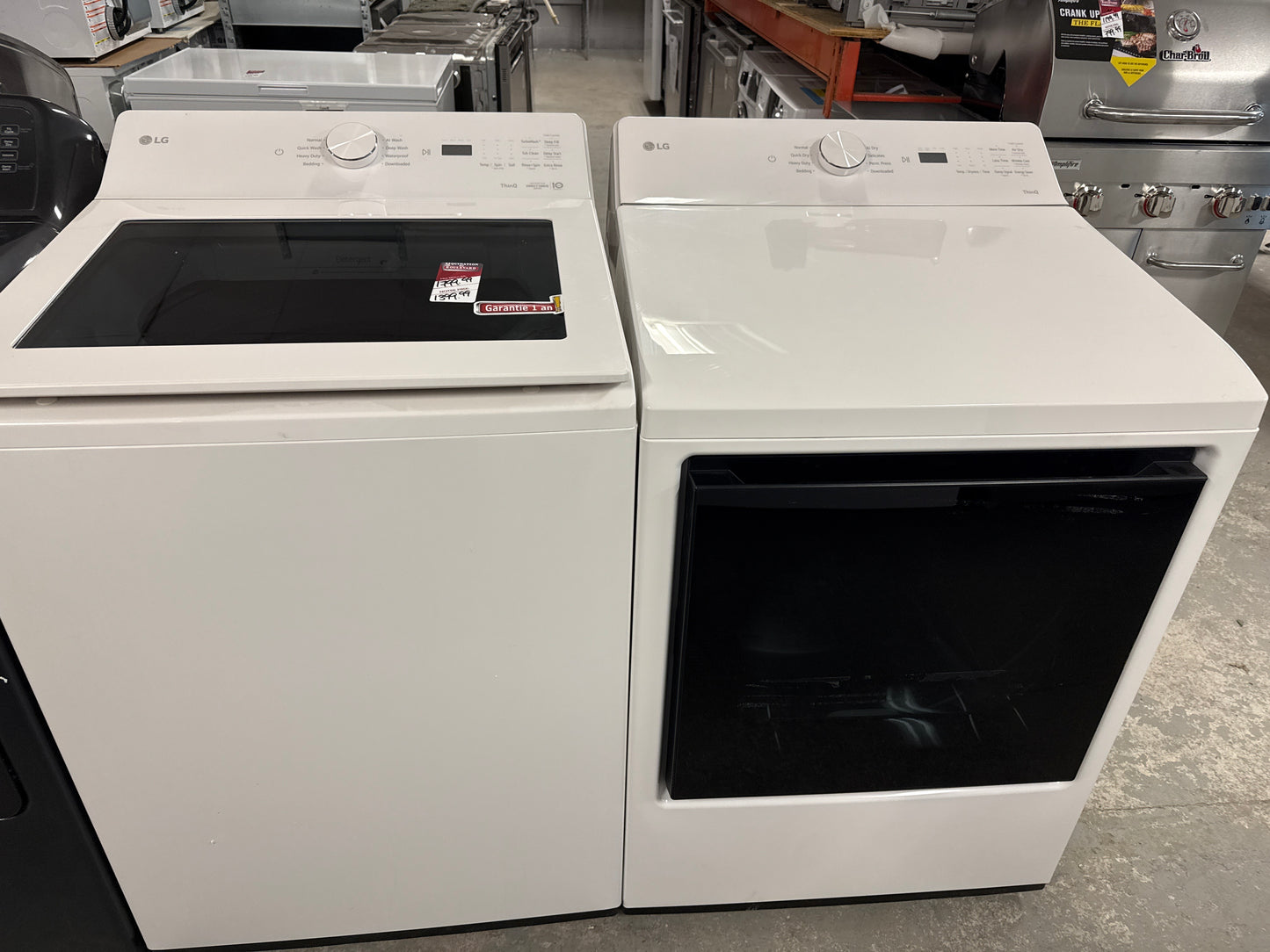 LG Laveuse intelligente à chargement par le haut 5,8 pi³ très grande capacité et sécheuse électrique 7,3 pi³ avec capteur IA blanc WT8200CW/DLE8200W