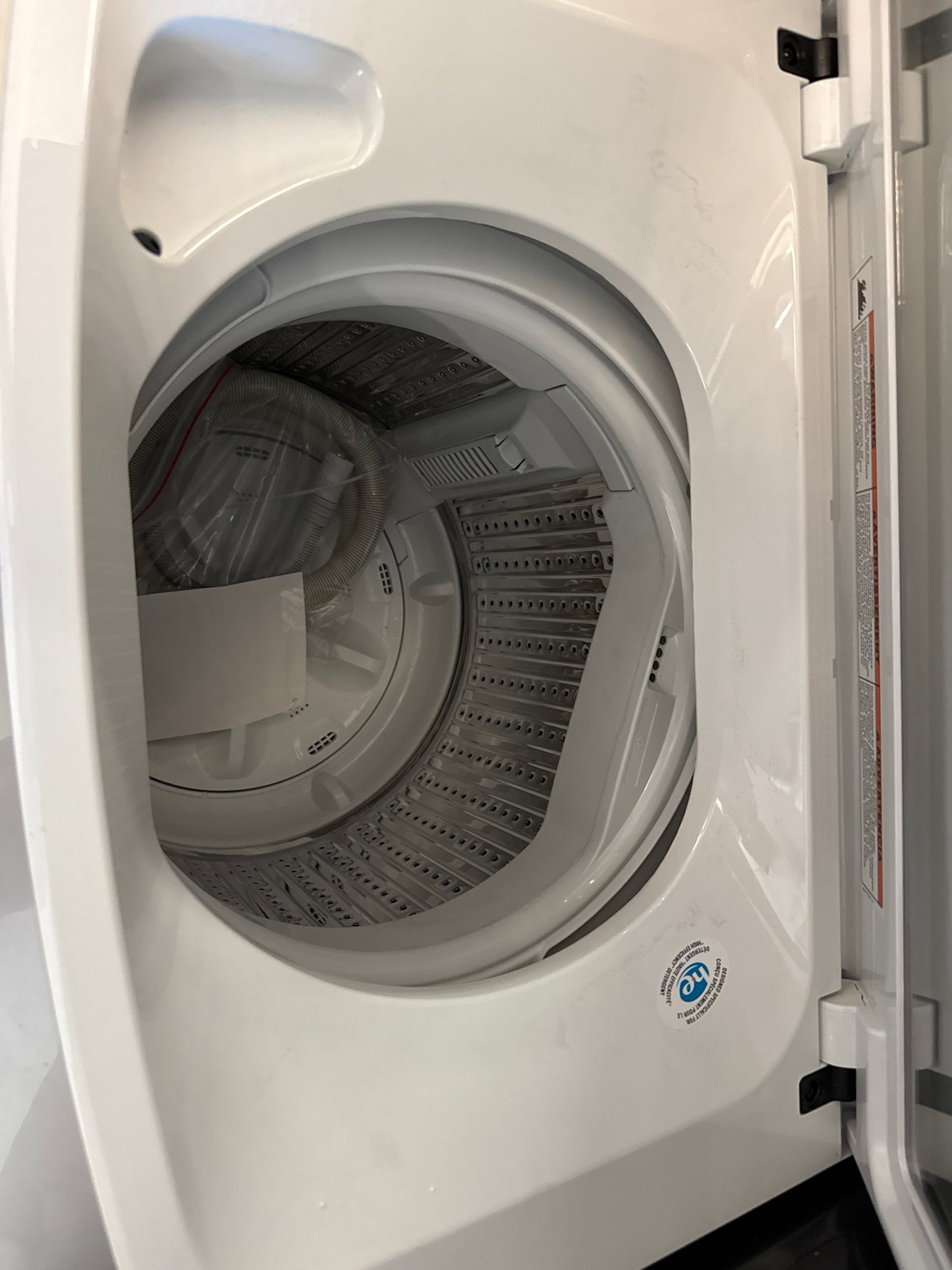 Duo laveuse électrique de 1,9 pi³ et sécheuse de 3,4 pi³ de Whirlpool (YWET4024HW) - Blanc