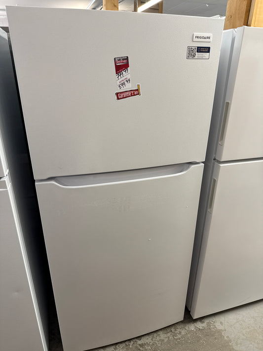 Réfrigérateur à congélateur supérieur 18,2 pi³ 30 po de Frigidaire (FFHT1814YW) - Blanc