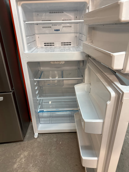 Réfrigérateur à congélateur supérieur 14 pi³ 28 po de Frigidaire (FFHT1425VW) - Blanc