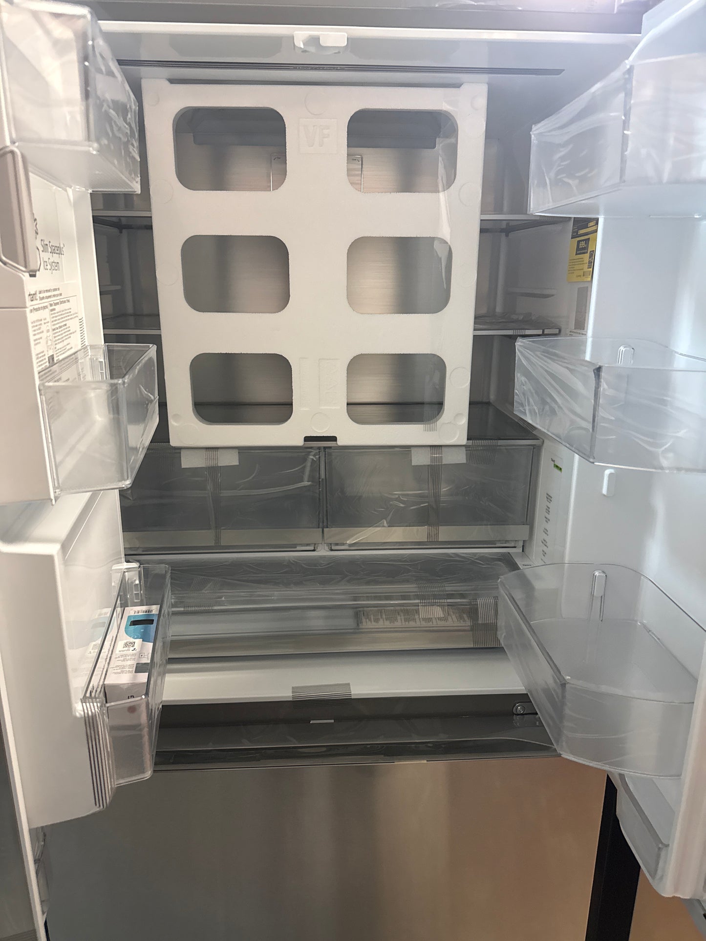 LG Réfrigérateur intelligent 26,0 pi³ avec porte à 2 battants à profondeur de comptoir MAX avec quatre type de glace acier inoxydable LRYXC2606S