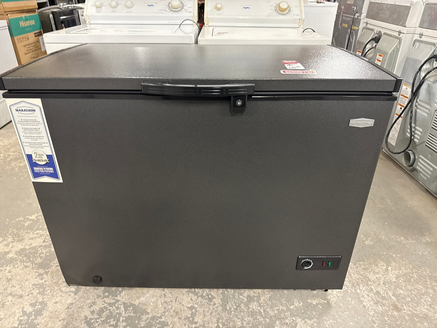 Marathon Congélateur coffre de 10.6 pi.cu. Marathon avec conception de paniers multi-étage Modèle nº MCF101GRD