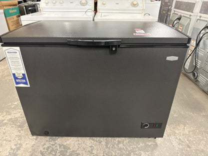 Marathon Congélateur coffre de 10.6 pi.cu. Marathon avec conception de paniers multi-étage Modèle nº MCF101GRD