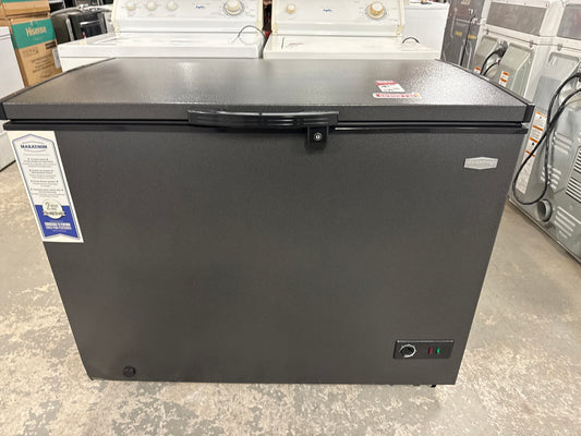 Marathon Congélateur coffre de 10.6 pi.cu. Marathon avec conception de paniers multi-étage Modèle nº MCF101GRD