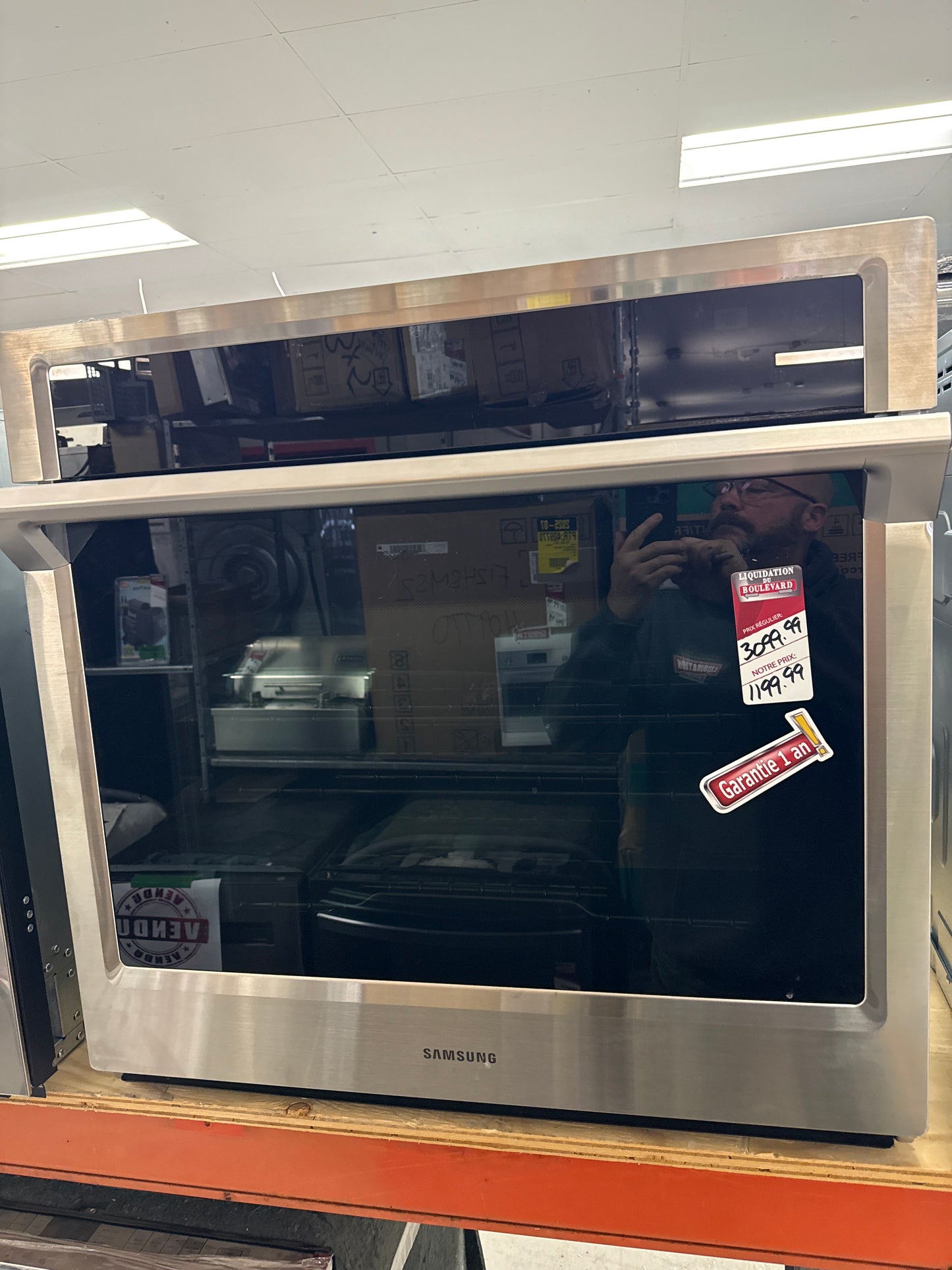 Four mural électrique à convection 30", 5,1 pi³ Samsung NV51K6650SS