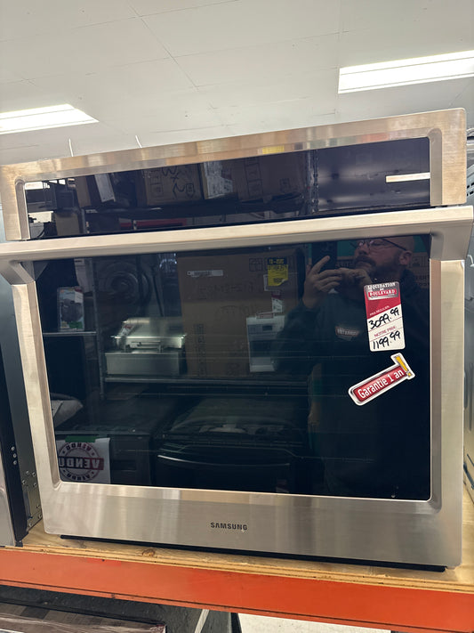 Four mural électrique à convection 30", 5,1 pi³ Samsung NV51K6650SS