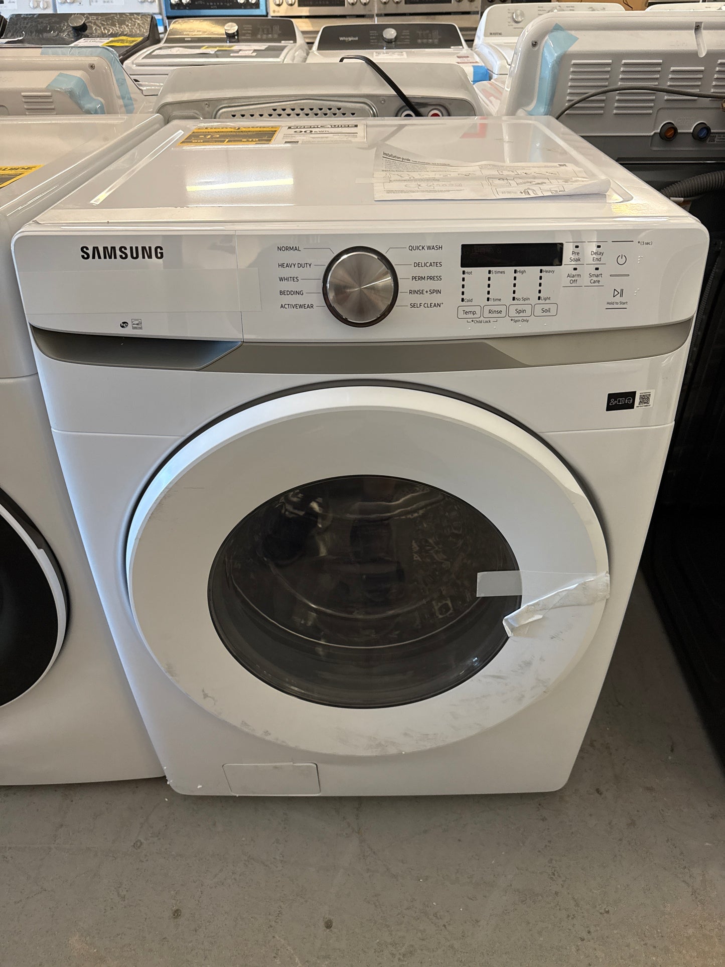 Laveuse à chargement frontal haute efficacité de 5,2 pi³ de Samsung (WF45T6000AW/A5) - Blanc