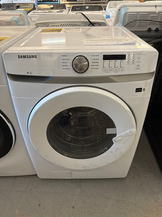 Laveuse à chargement frontal haute efficacité de 5,2 pi³ de Samsung (WF45T6000AW/A5) - Blanc