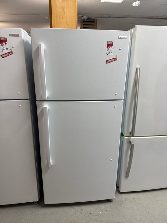 Réfrigérateur à congélateur supérieur 18 pi³ 30 po d'Insignia (NS-RTM18WH8Q) - Blanc