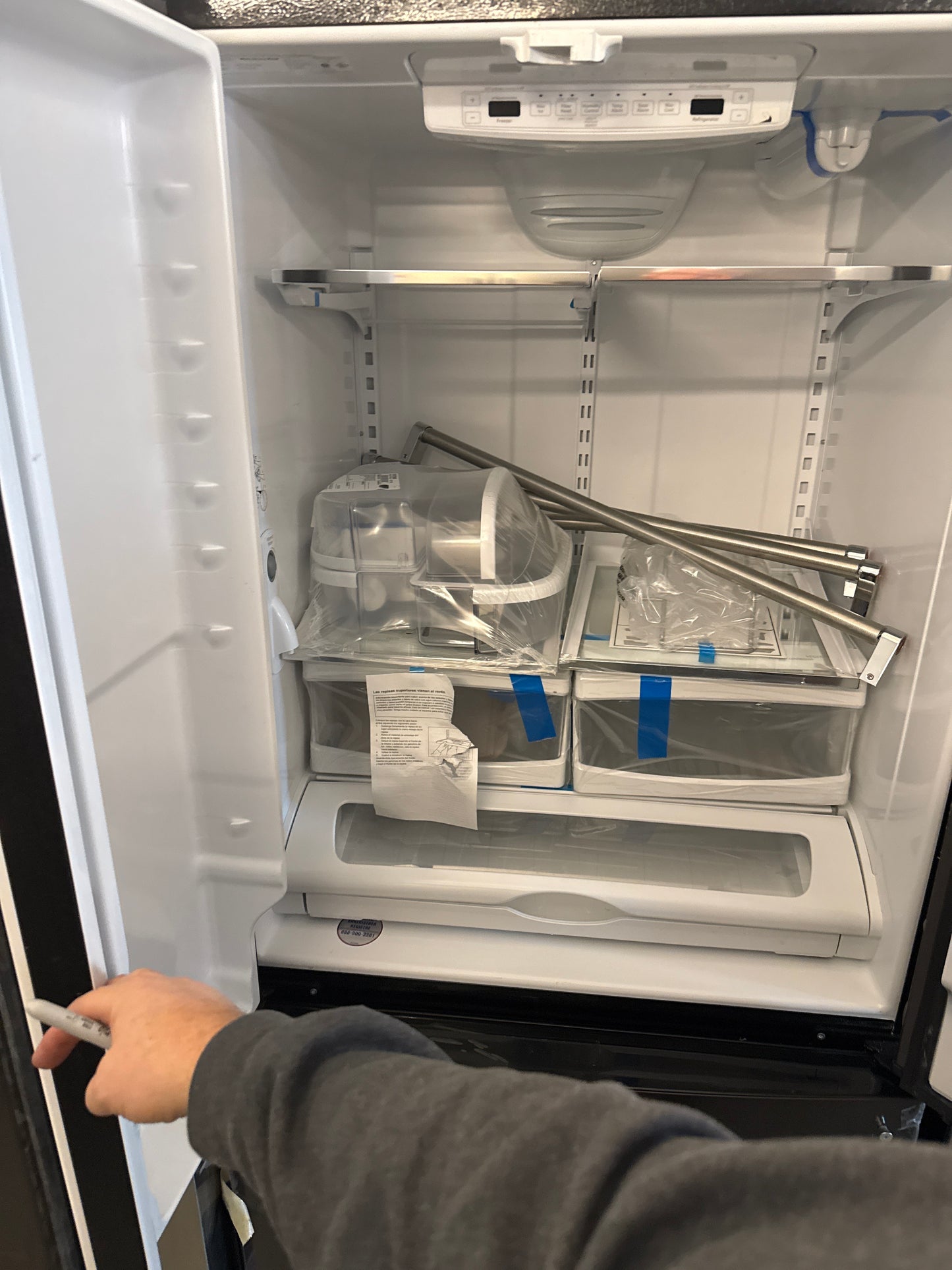 Réfrigérateur à deux portes 22,1 pi³ 33 po de KitchenAid (KRFF302EBS) - Acier inoxydable noir