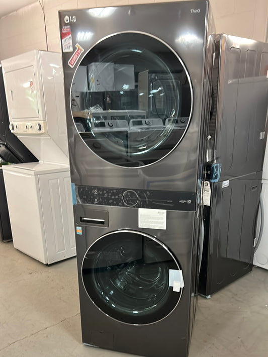 Duo laveuse-sécheuse à vapeur haute efficacité de 5,2 pi³ WashTower de LG (WKEX200HBA) - Acier noir