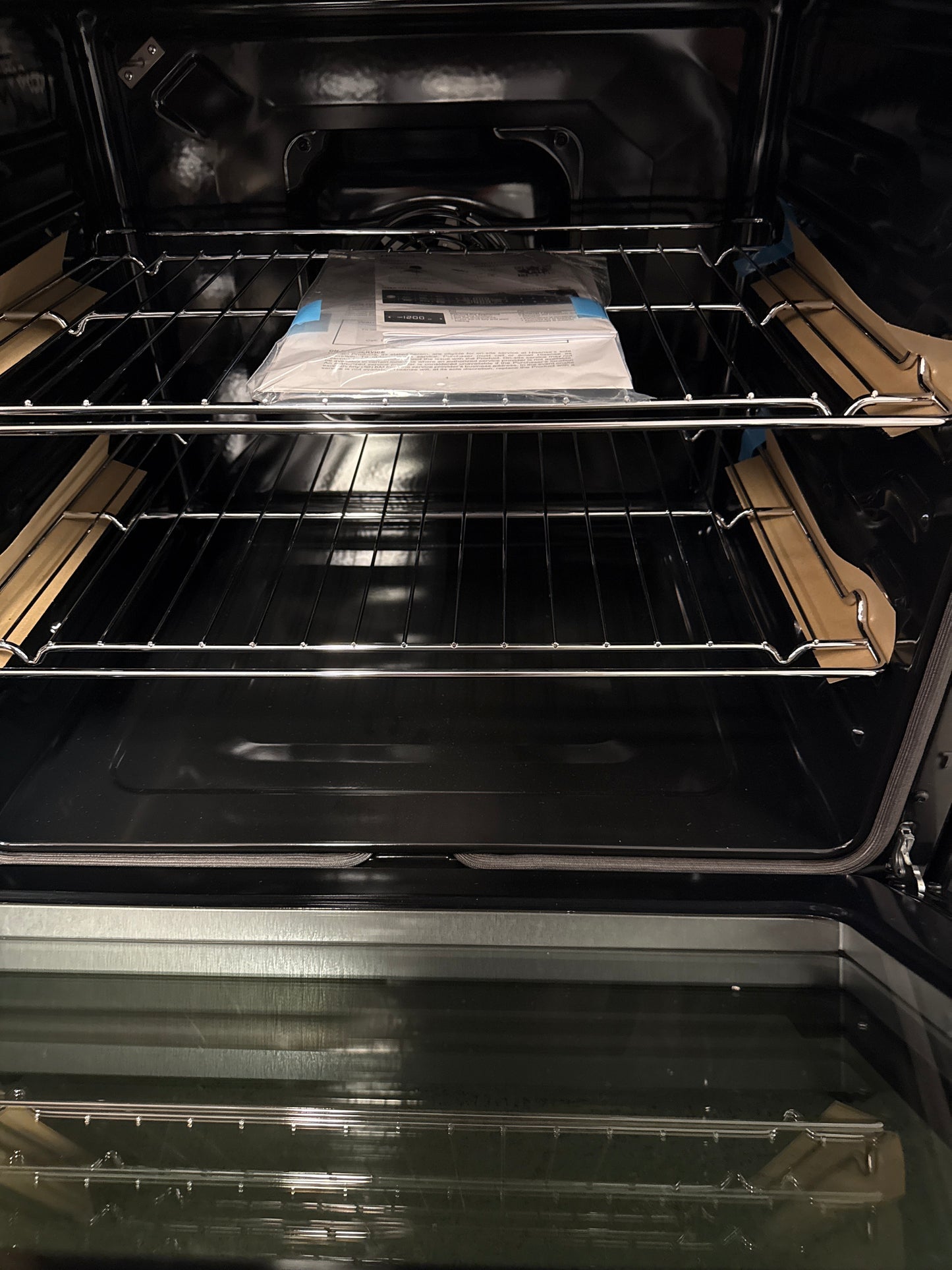 Hisense - Cuisinière électrique encastrable de 30 po et 5,8 pi3 en acier inoxydable avec friture à air et convection véritable HFE3502CAS
