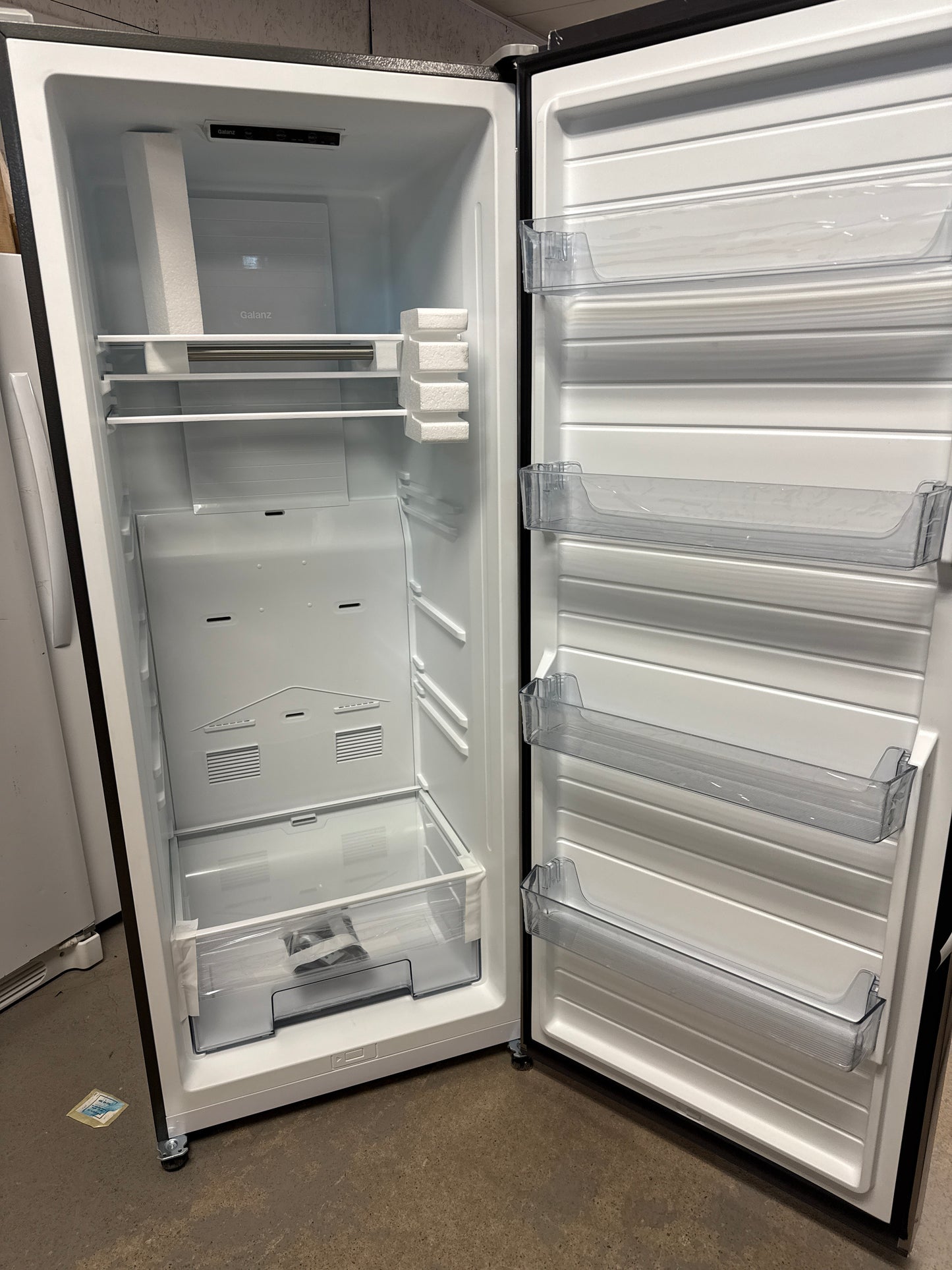 Galanz - Congélateur ou réfrigérateur vertical convertible de 28 po et 16 pi.cu en acier inoxydable GLF16US2E23