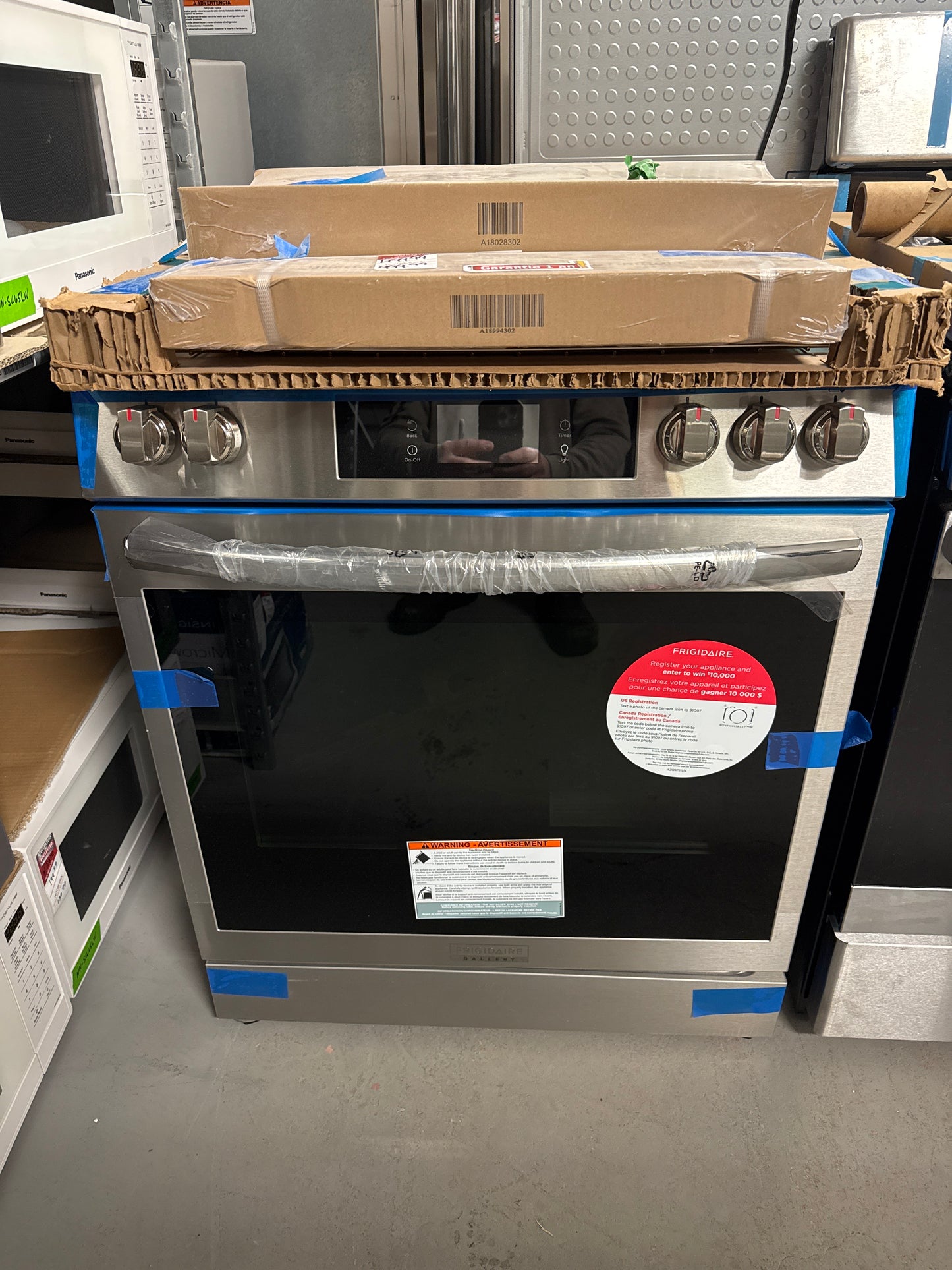 Cuisinière autoportante au gaz de 30 po Frigidaire Gallery, convection totale, acier inoxydable GCFG3060BF
