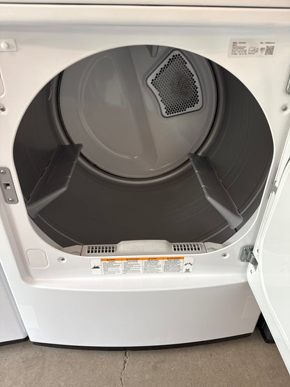 Duo laveuse-sécheuse à chargement par le haut haute efficacité de 4,8 pi³ de LG - Blanc (WT6105CW/DLE6100W)