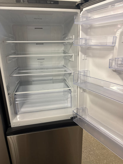 Réfrigérateur à congélateur inférieur Samsung 15 pi³ 28 po profondeur comptoir, acier inoxydable RB15DG6000SR