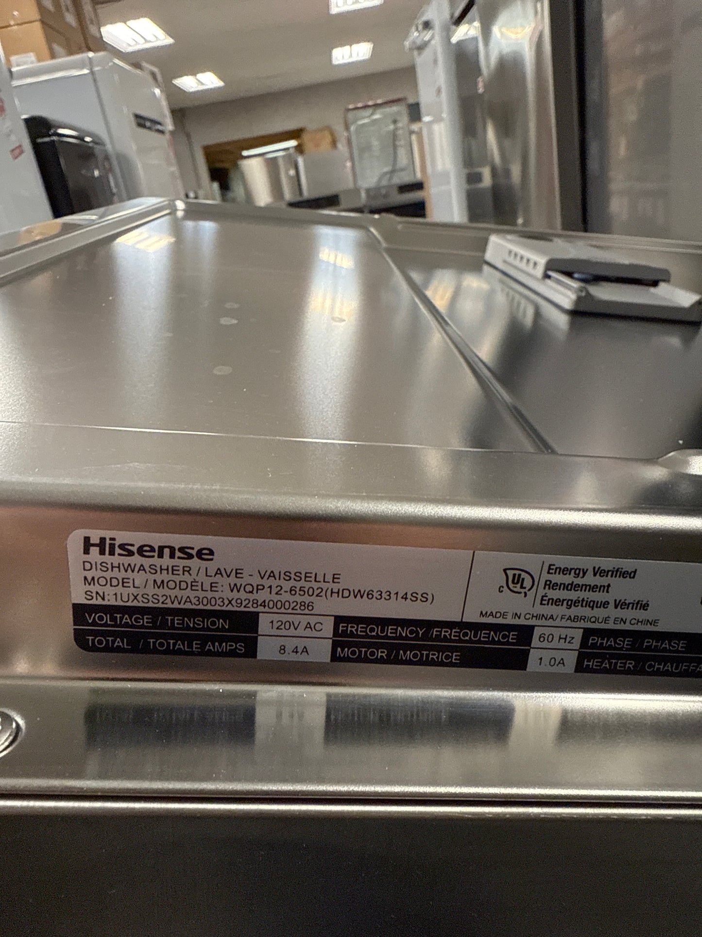Lave-vaisselle encastrable 24 po Hisense 3 paniers à commandes dissimulées acier inoxydable 48 dB, ENERGY STAR® HDW63314SS