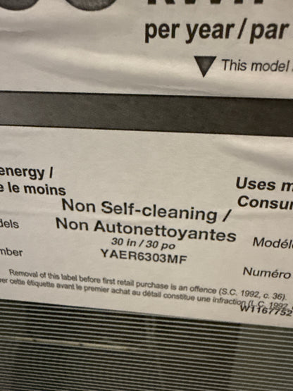Cuisinière électrique autonome avec système Temp Assure de 4,8 pi³ et de 30 po d'Amana (YAER6303MFW) - Blanc