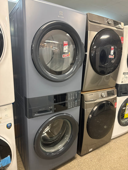 Electrolux ELTE730CAD - 3 Séries Tour de lavage à chargement frontal monobloc avec laveuse de 5,1 pi³ et sécheuse électrique de 8,0 pi³