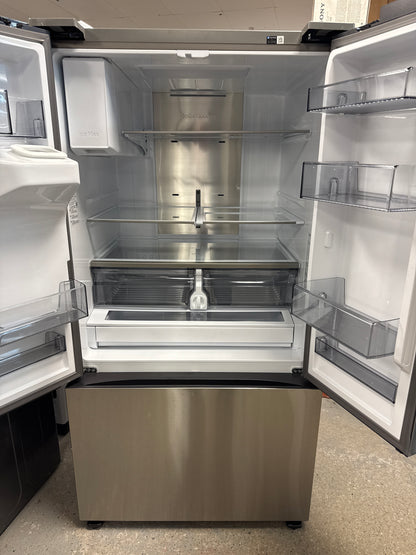 Réfrigérateur à deux portes de 30,5 pi³ et 36 po avec distributeur d'eau et de glaçons de Samsung (RF32CG5400SRAA) - Inox