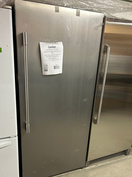 Réfrigérateur encastrable sans congélateur 18,6 pi³ 33 po Pro de Frigidaire (FPRU19F8WF) - Inox