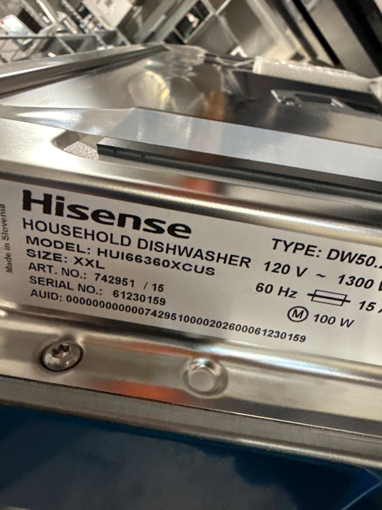 Hisense - Lave-vaisselle fait en Europe de 24 po en acier inoxydable avec troisième panier et séchage à ouverture automatique hui66360xcus